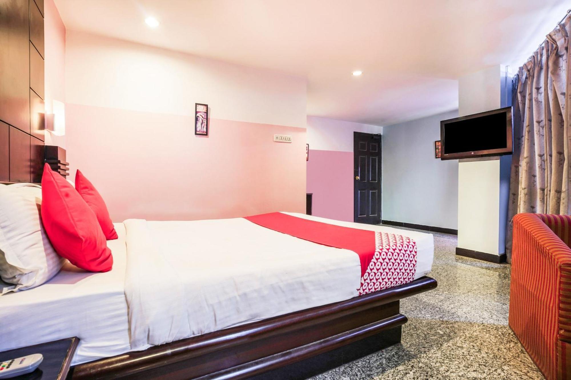 Hanvi Inn Hyderabad Bagian luar foto
